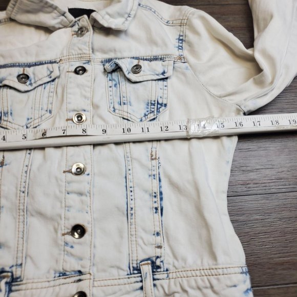 Forever 21 denim jacket size S light blue color - Picture 6 of 8